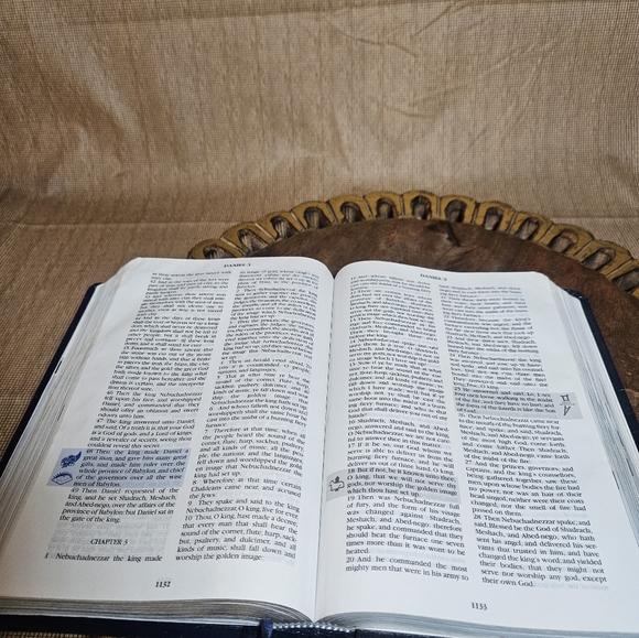 1996 Financial Breakthrough Spiritual Warfare Bible by Morris Cerullo Leather - Picture 10 of 16